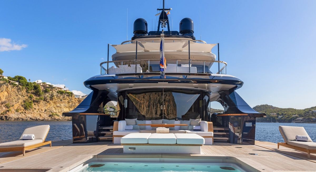 LIV LOVE yacht charter 4