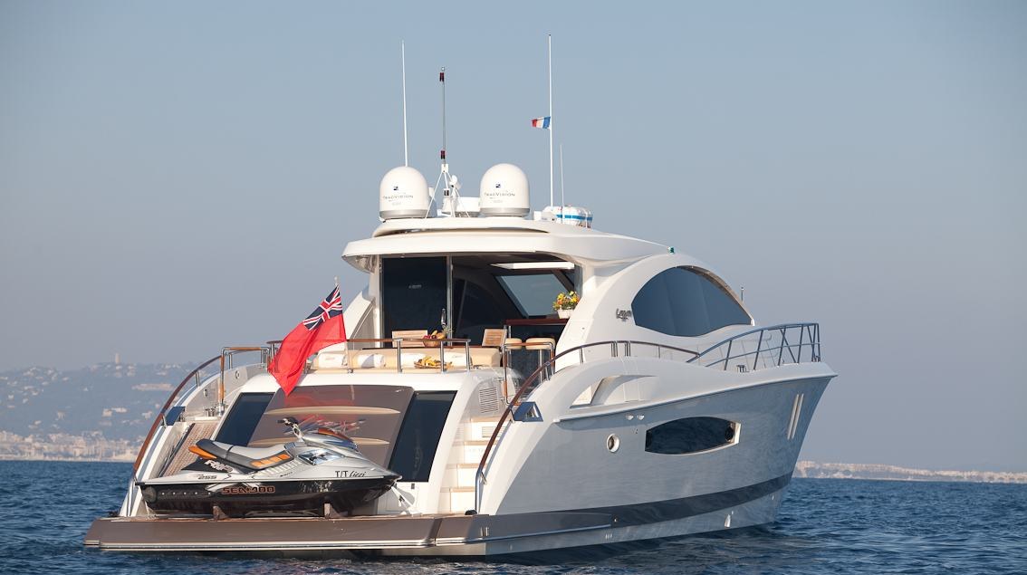 LIZZI yacht charter 4