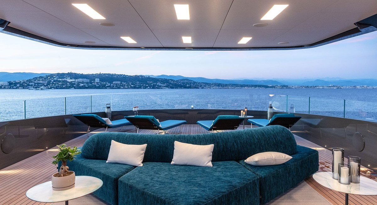 LOEWE yacht charter 2