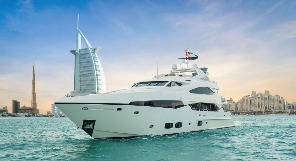 تأجير يخت LUCIEN YACHT CHARTER