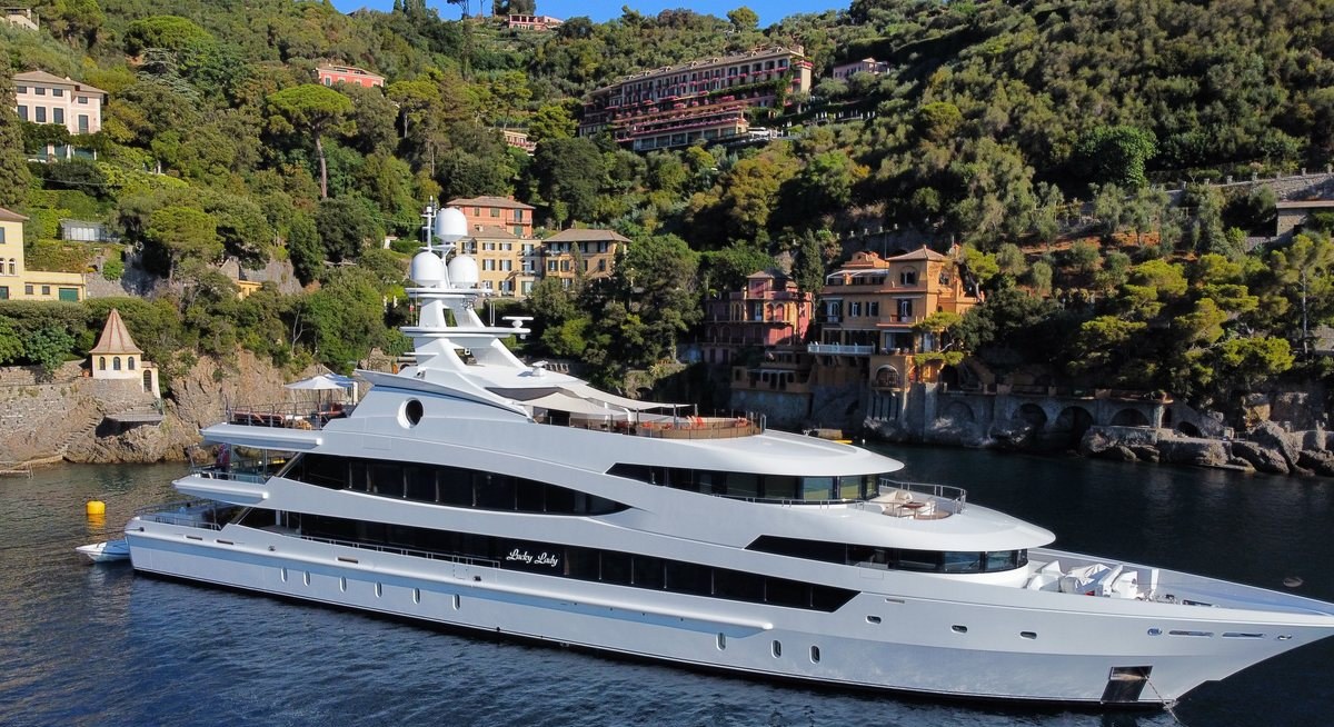 تأجير يخت LUCKY LADY YACHT CHARTER