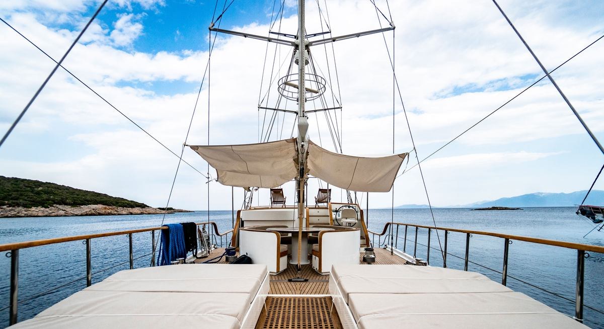 LUJA yacht charter 2