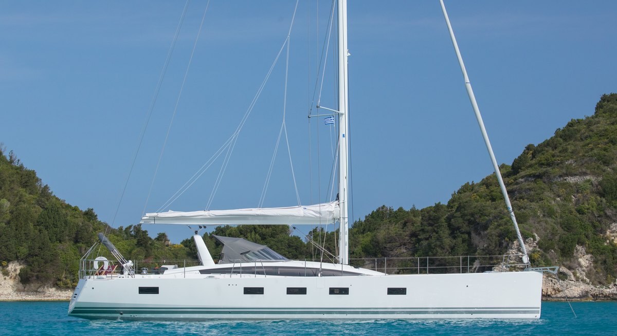 LUNOUS yacht charter 1