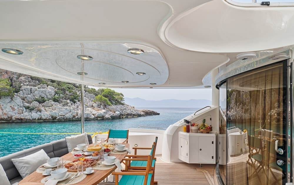 M FIVE yacht charter 4