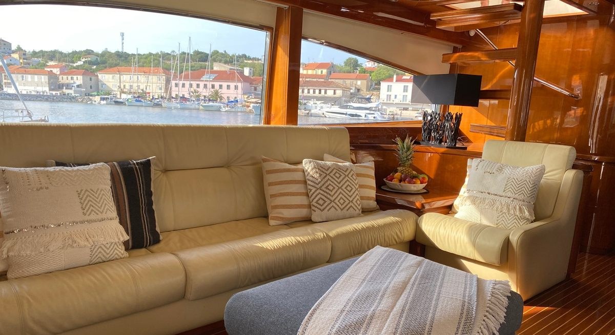 MAGIC SIX yacht charter 5