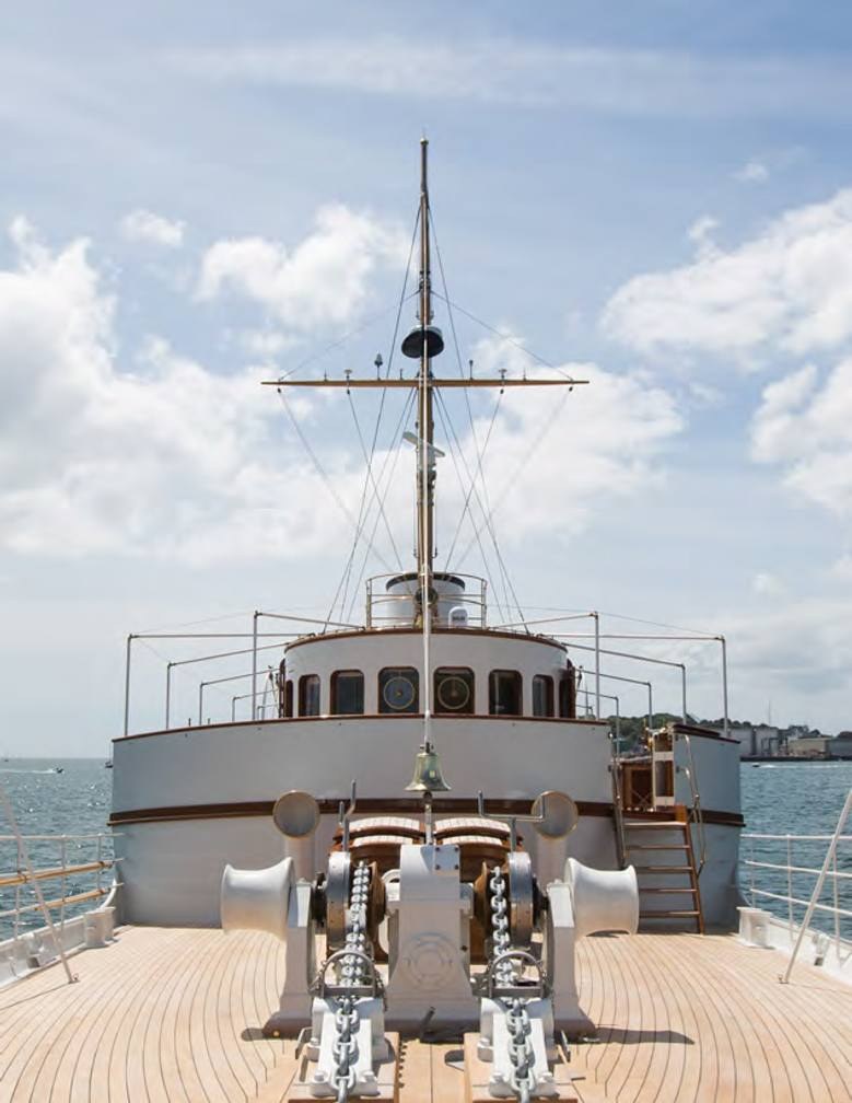 Yacht charter MALAHNE YACHT CHARTER