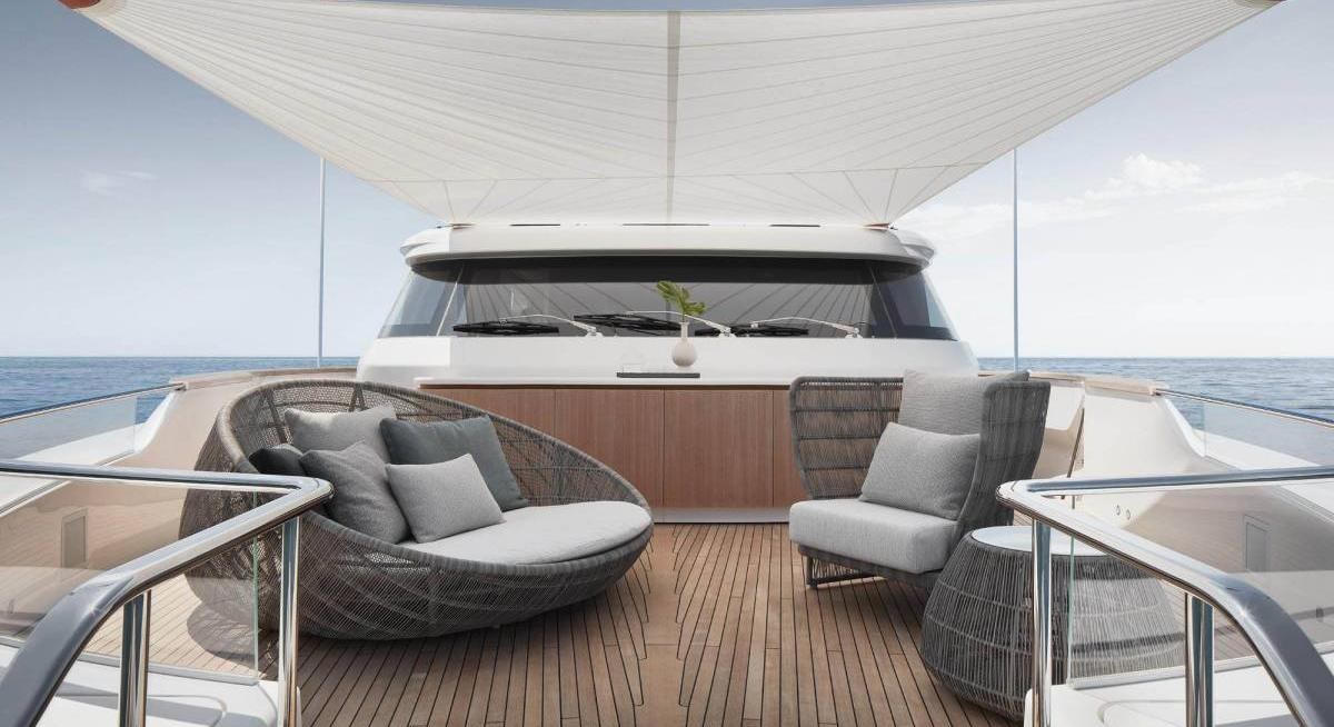 MALKIA yacht charter 3