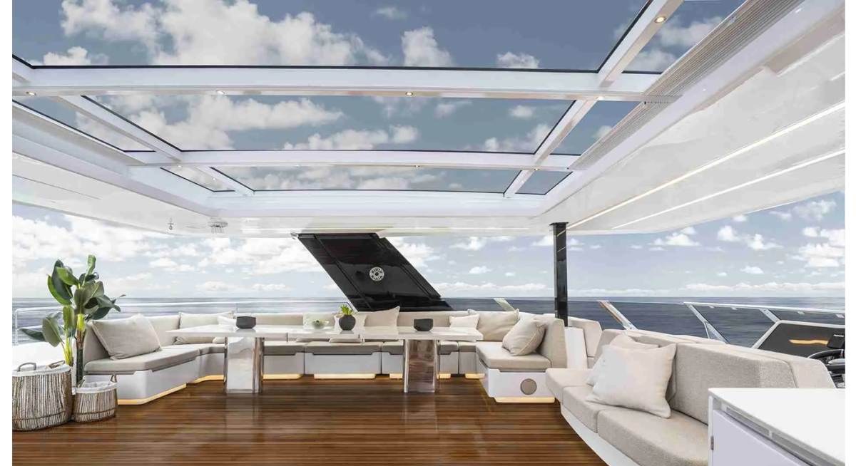 MANTA yacht charter 3