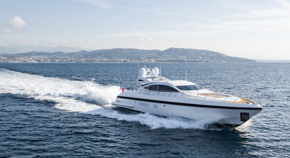 Yacht charter MANU YACHT CHARTER