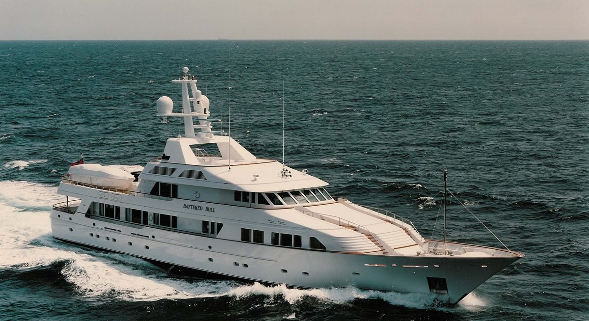 MARIA yacht charter 3