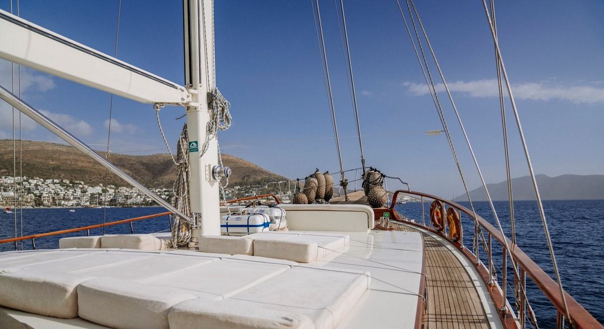 MEIN SCHATZ yacht charter 3