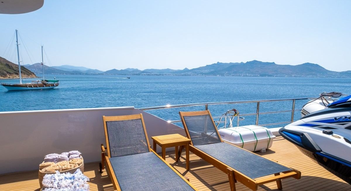 MERVE yacht charter 4