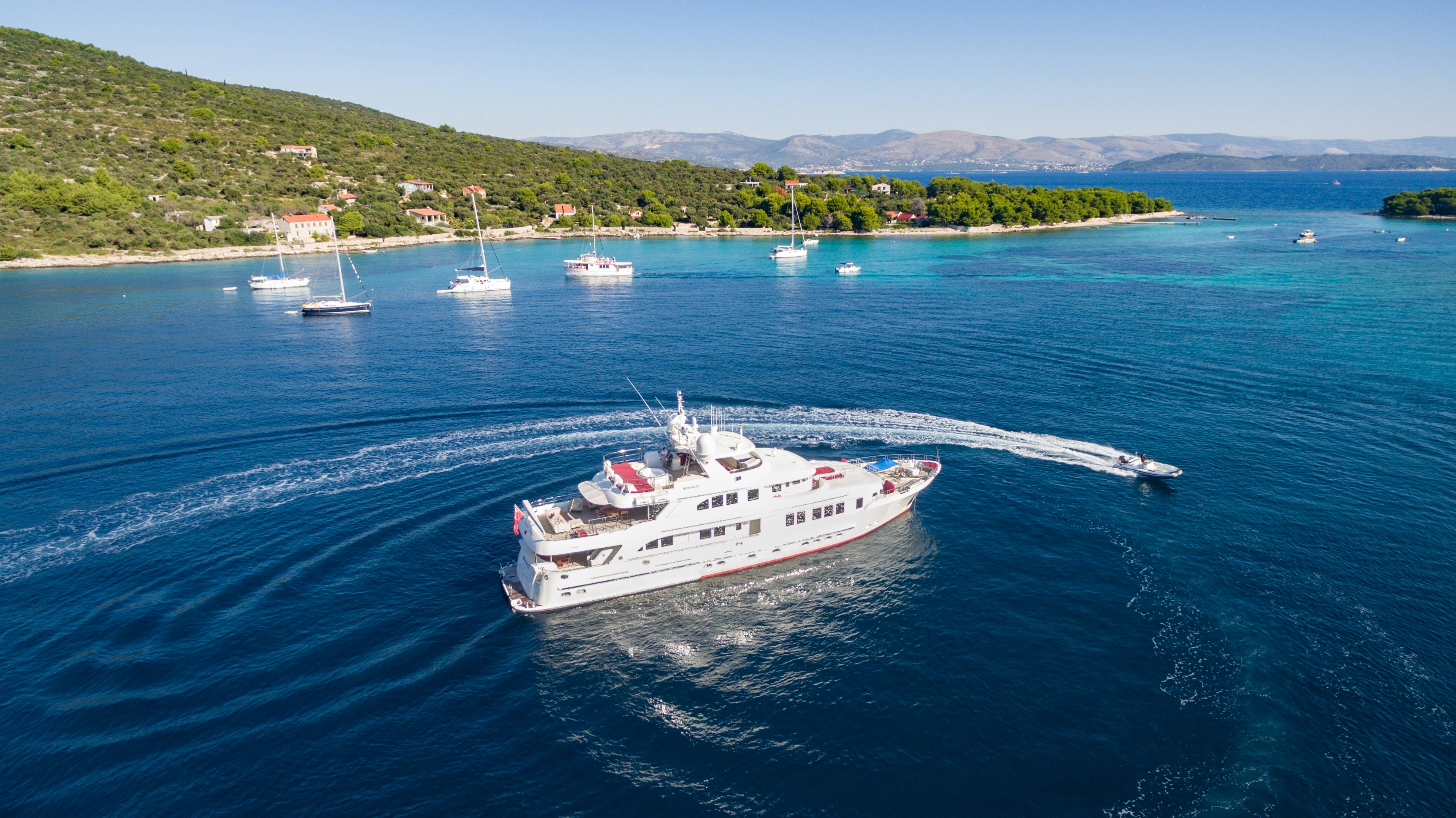 Yacht charter METSUYAN IV YACHT CHARTER