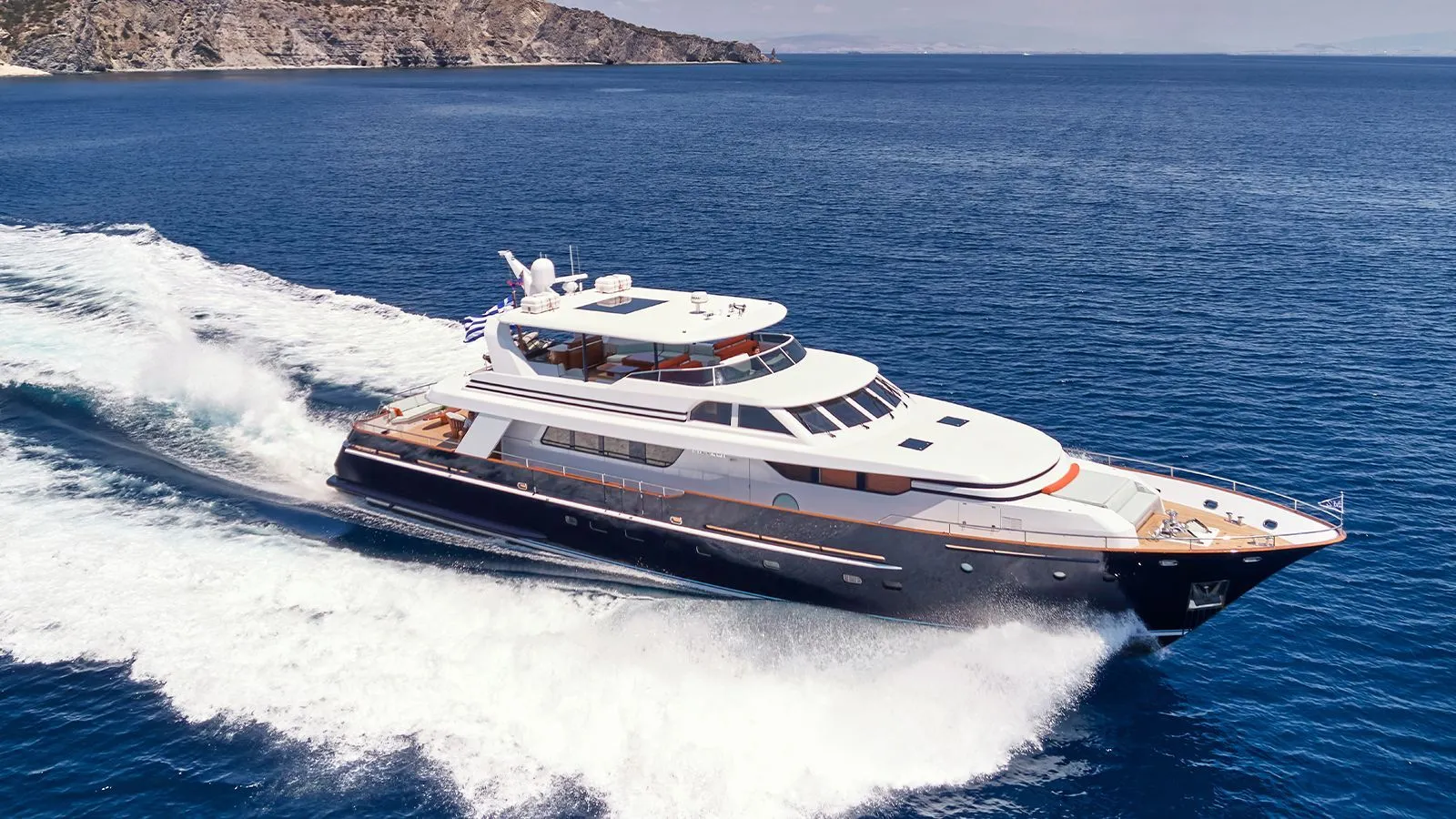 MIA ZOI yacht charter 1