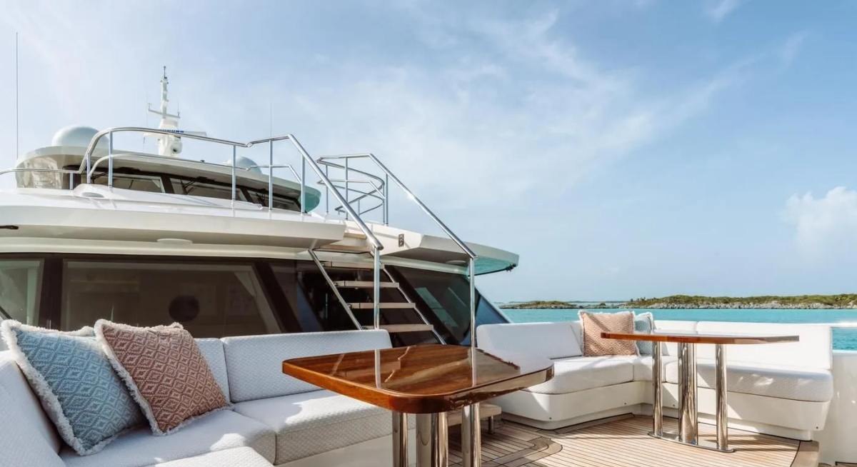 MIDNIGHT SAGA yacht charter 2