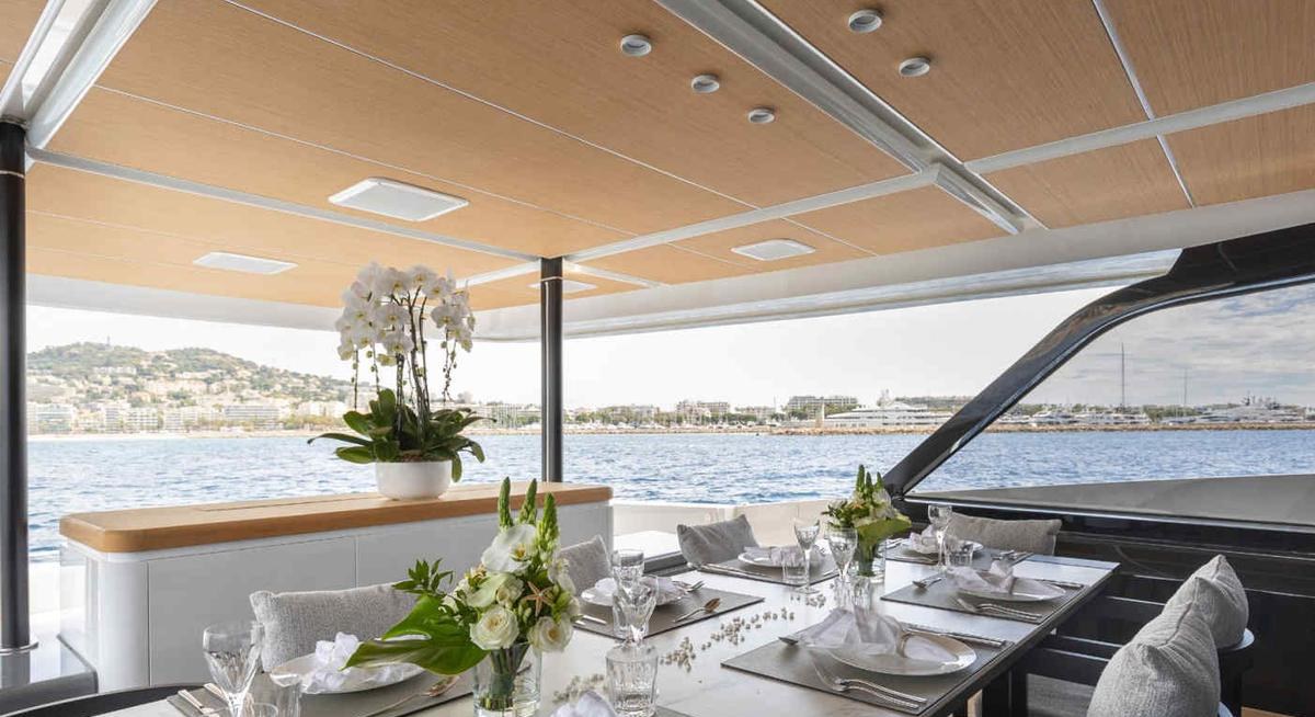 MINI K2 yacht charter 4