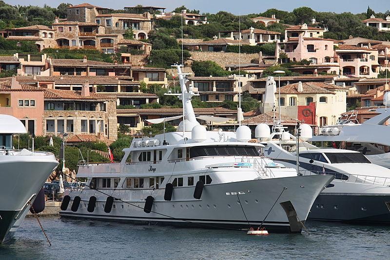 MIRAGE yacht charter 1