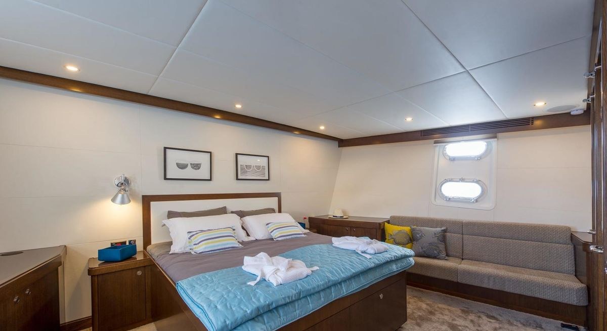 MONARA yacht charter 5