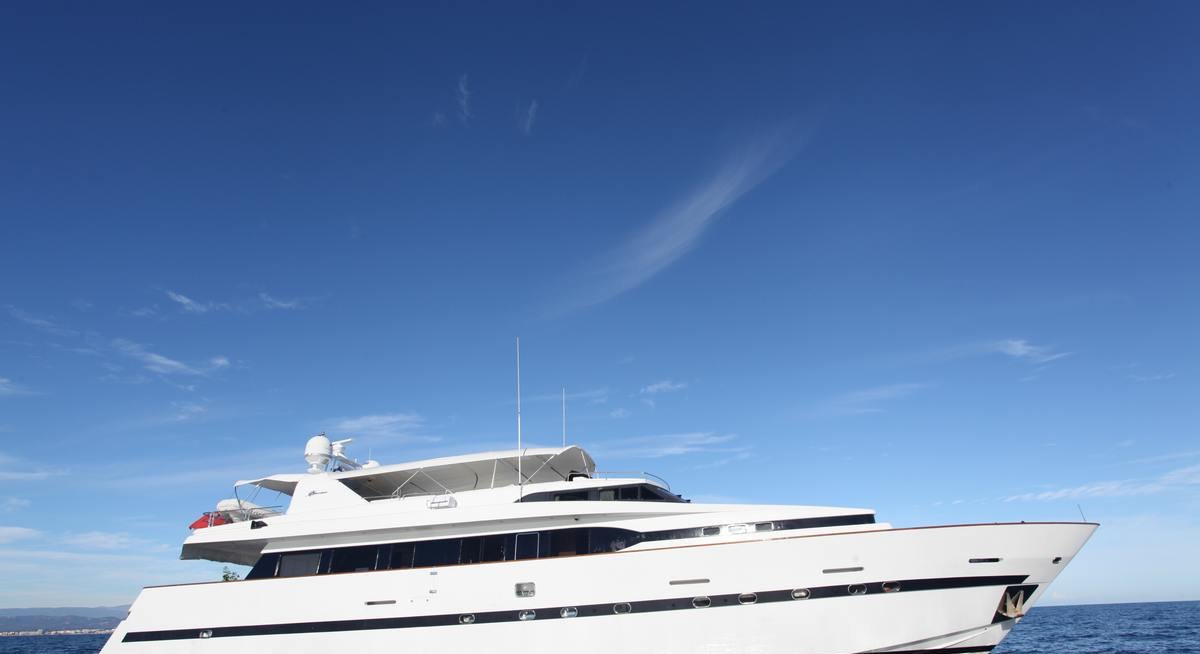 MOONDANCE yacht charter 1