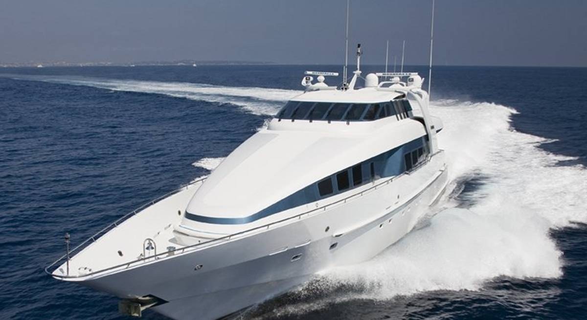 MOONRAKER yacht charter 1
