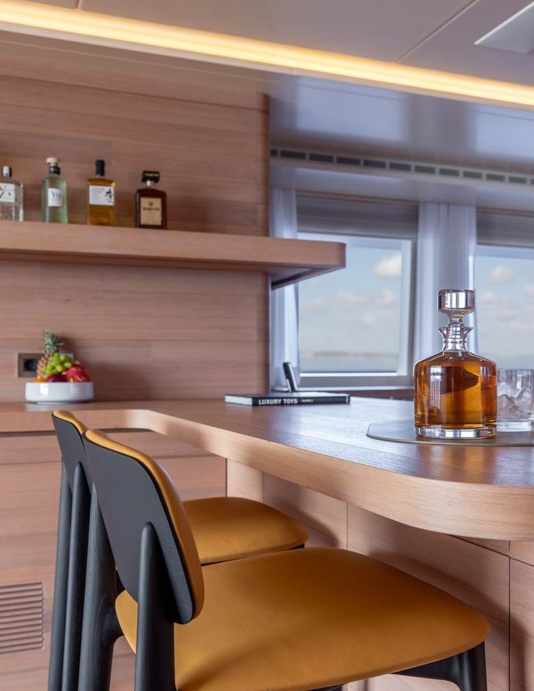 تأجير يخت MOUNA YACHT CHARTER