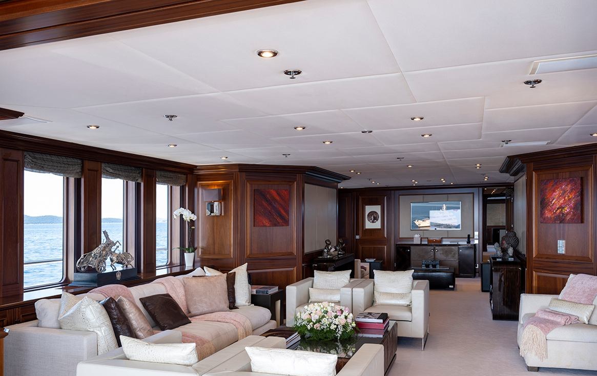 MY LITTLE VIOLET yacht charter 5