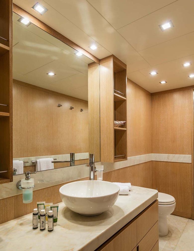 Yacht charter MYTHOS G YACHT CHARTER