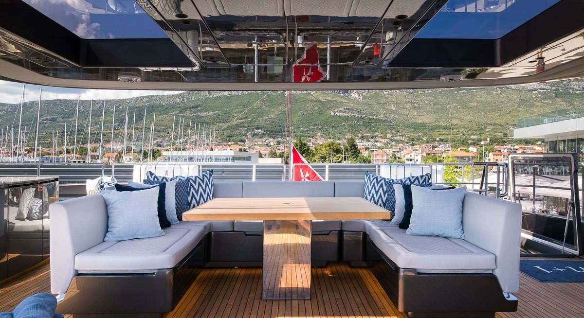 N+1 yacht charter 5