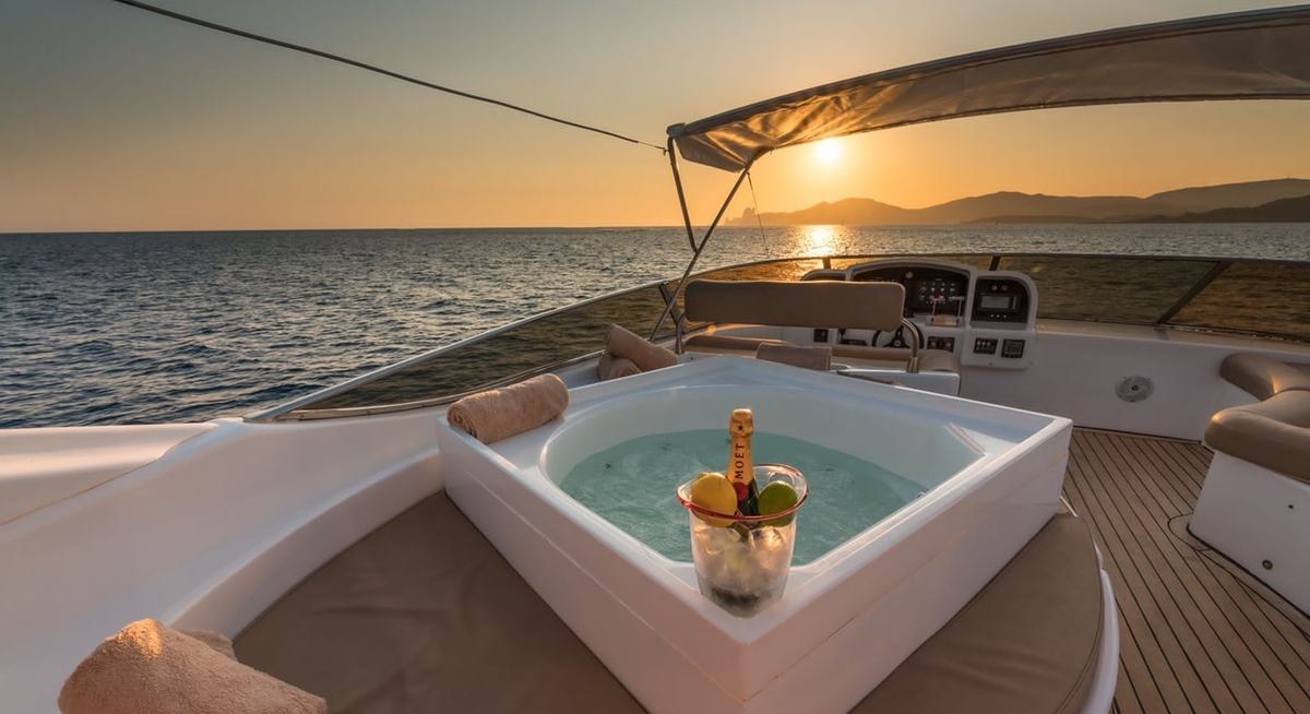 NEPHENTA yacht charter 3