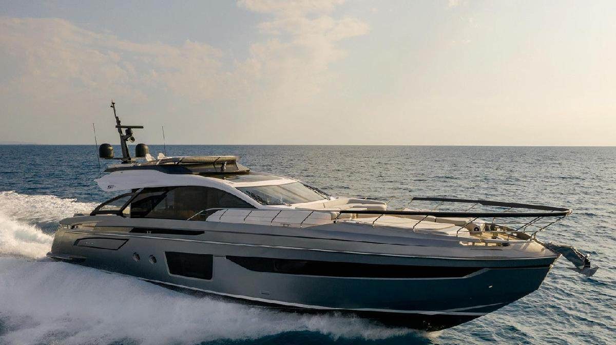 NEVER GIVE UP yacht charter 1