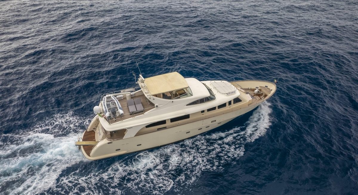 NEWFIELD yacht charter 4