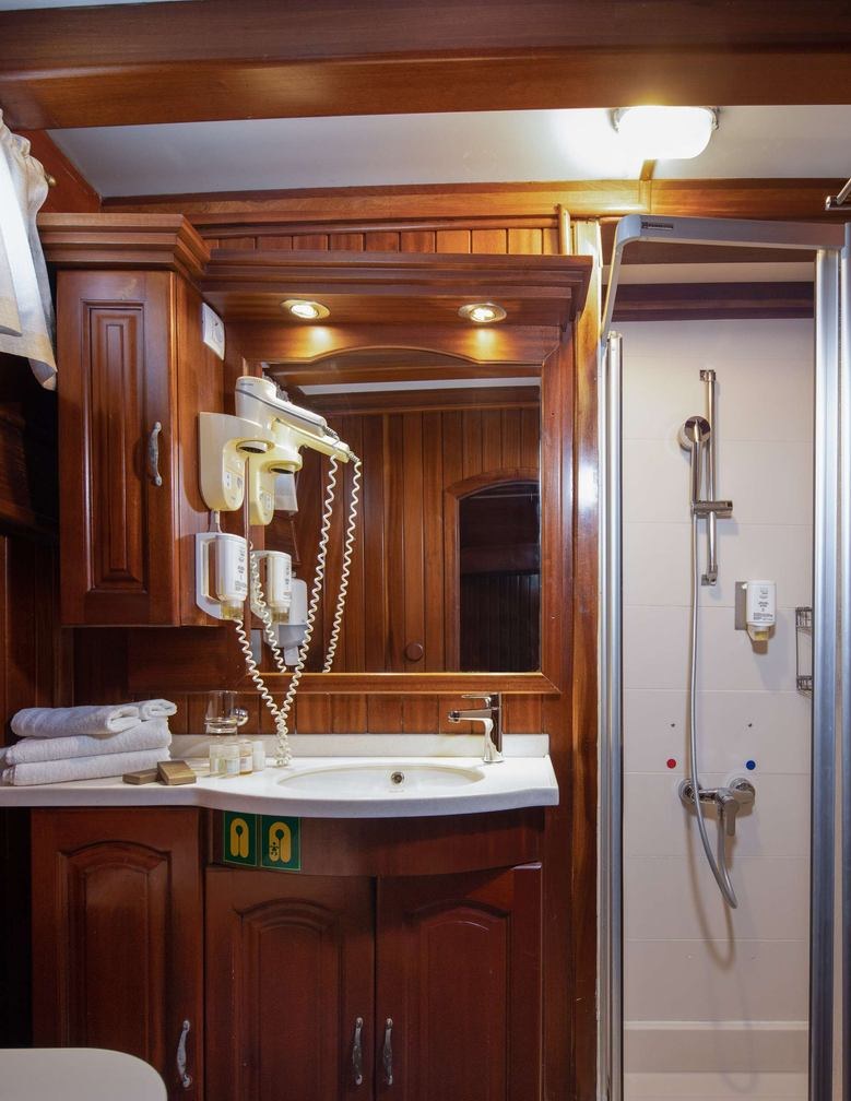 تأجير يخت NOSTRA VITA YACHT CHARTER