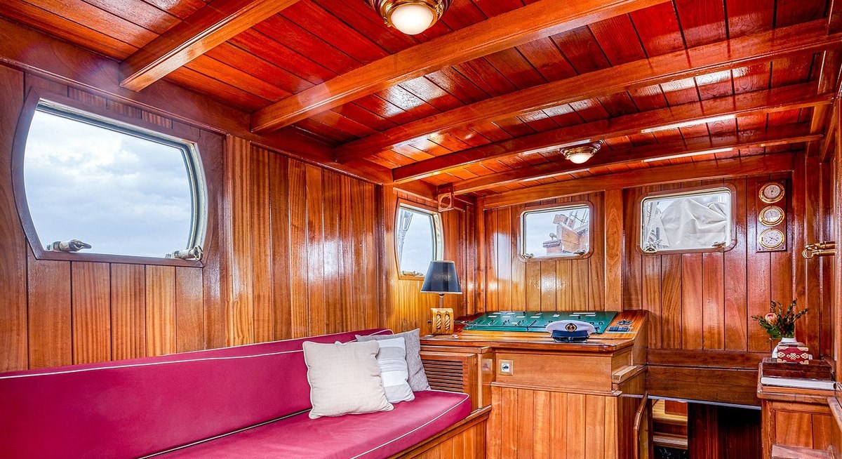 O'REMINGTON yacht charter 5