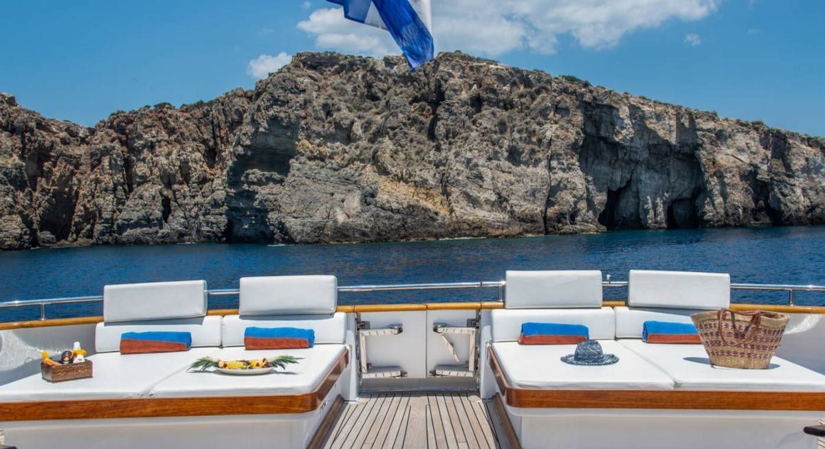 OKTANA yacht charter 2