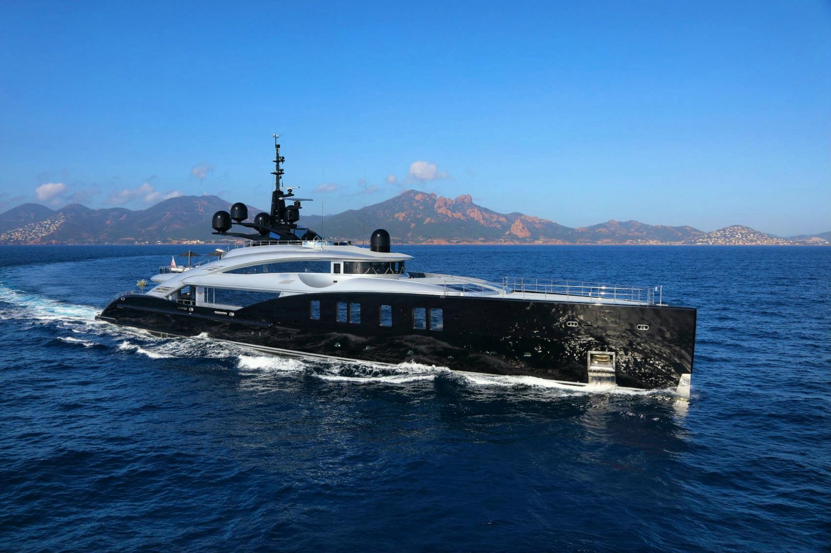 OKTO yacht charter 1