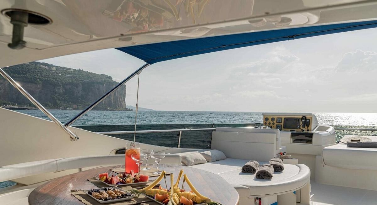 PAMPERO yacht charter 3