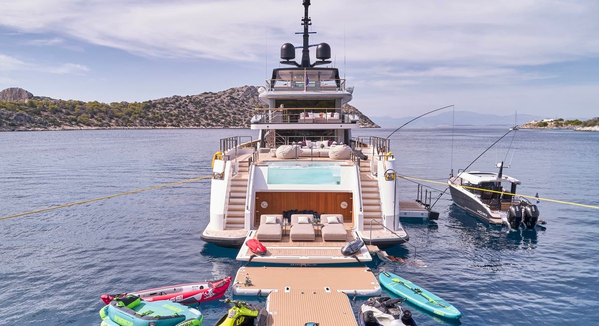 PARA BELLUM yacht charter 5