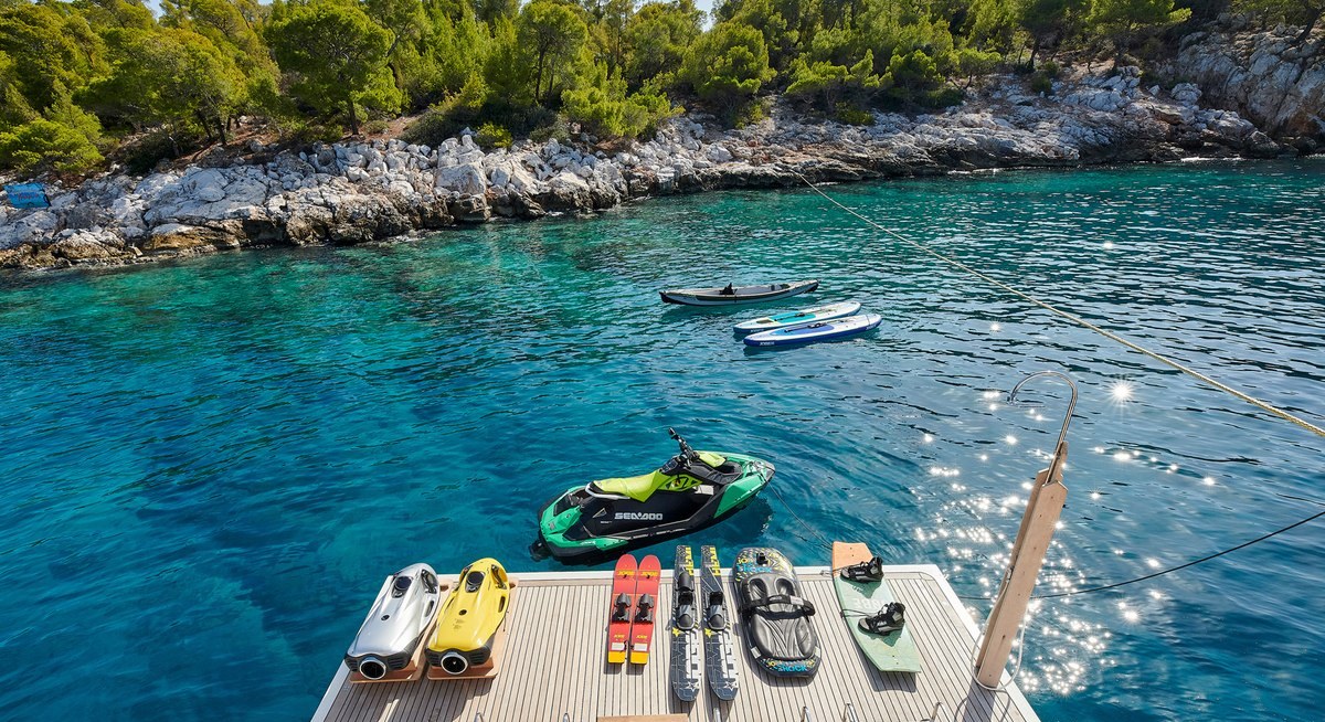 PAREAKKI yacht charter 5