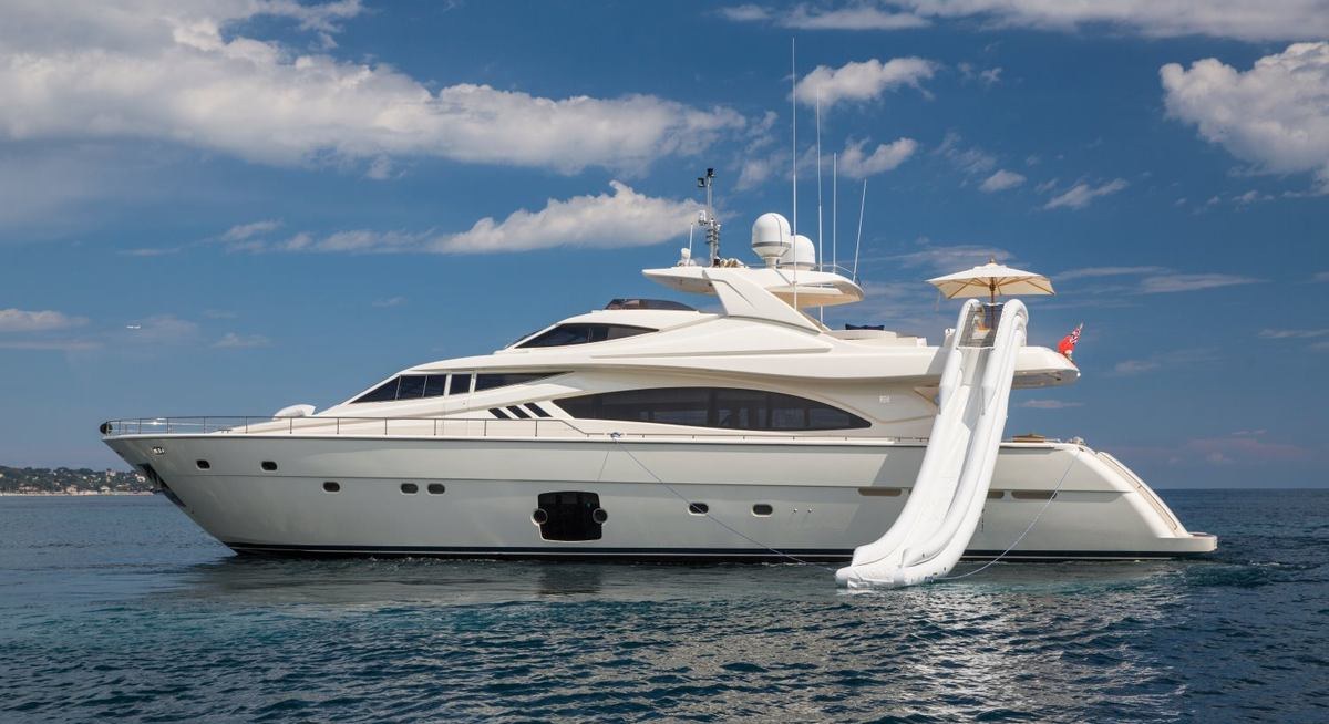 PORTHOS SANS ABRI yacht charter 1