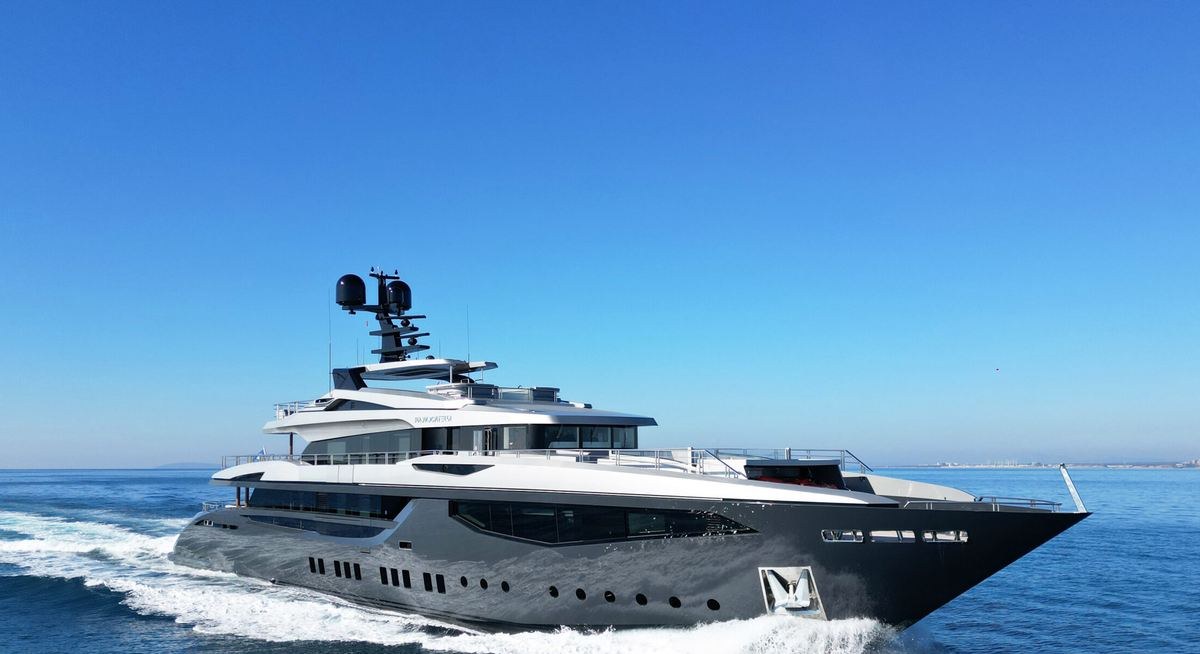 تأجير يخت PROVOCATEUR YACHT CHARTER