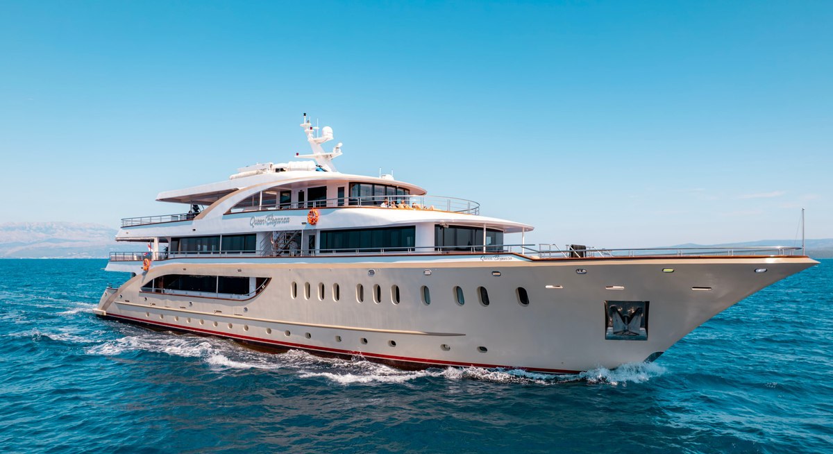 QUEEN ELEGANZA yacht charter 1