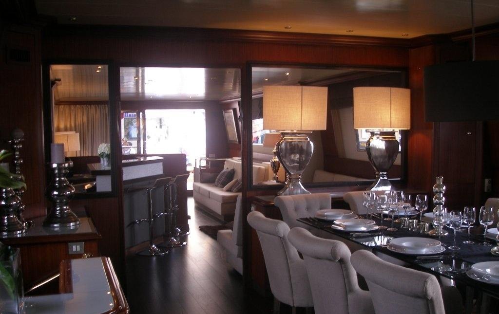 QUEEN SOUTH yacht charter 4