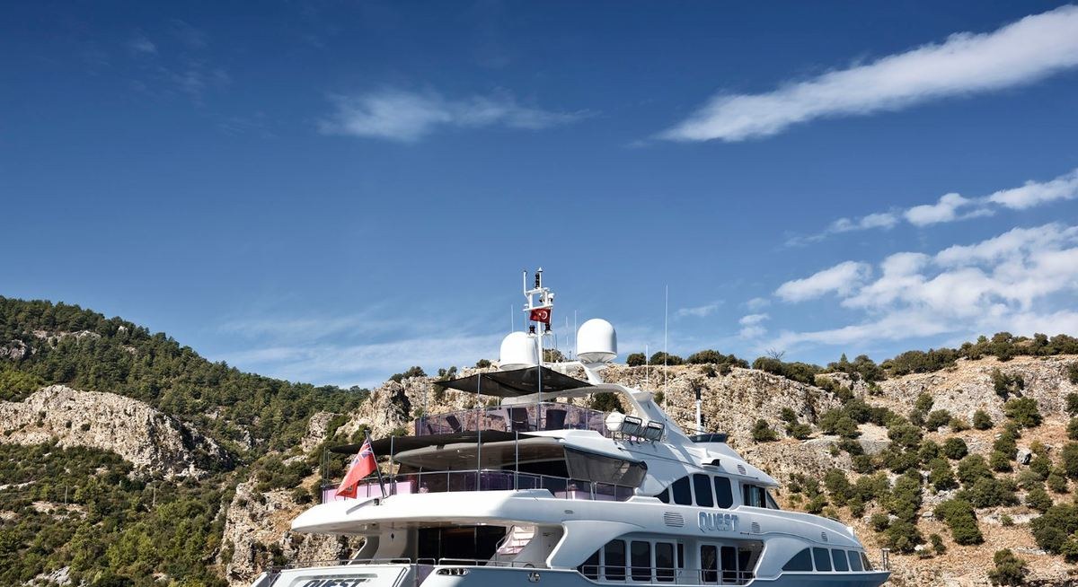 QUEST R yacht charter 4