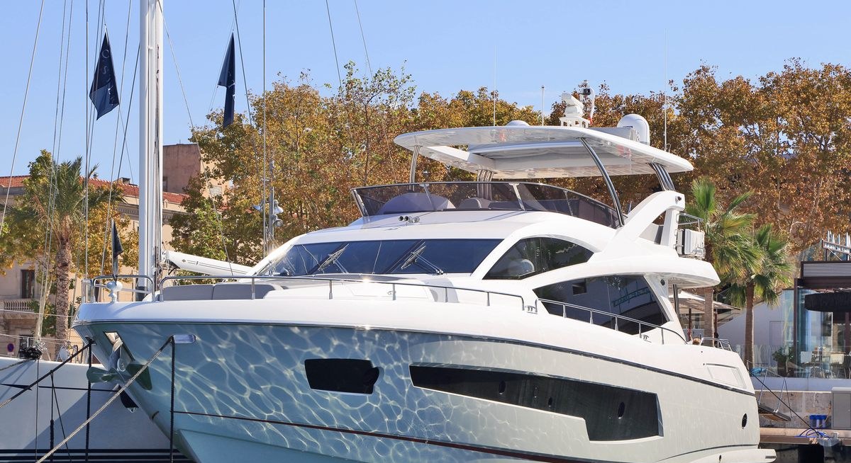 RAOUL W yacht charter 1
