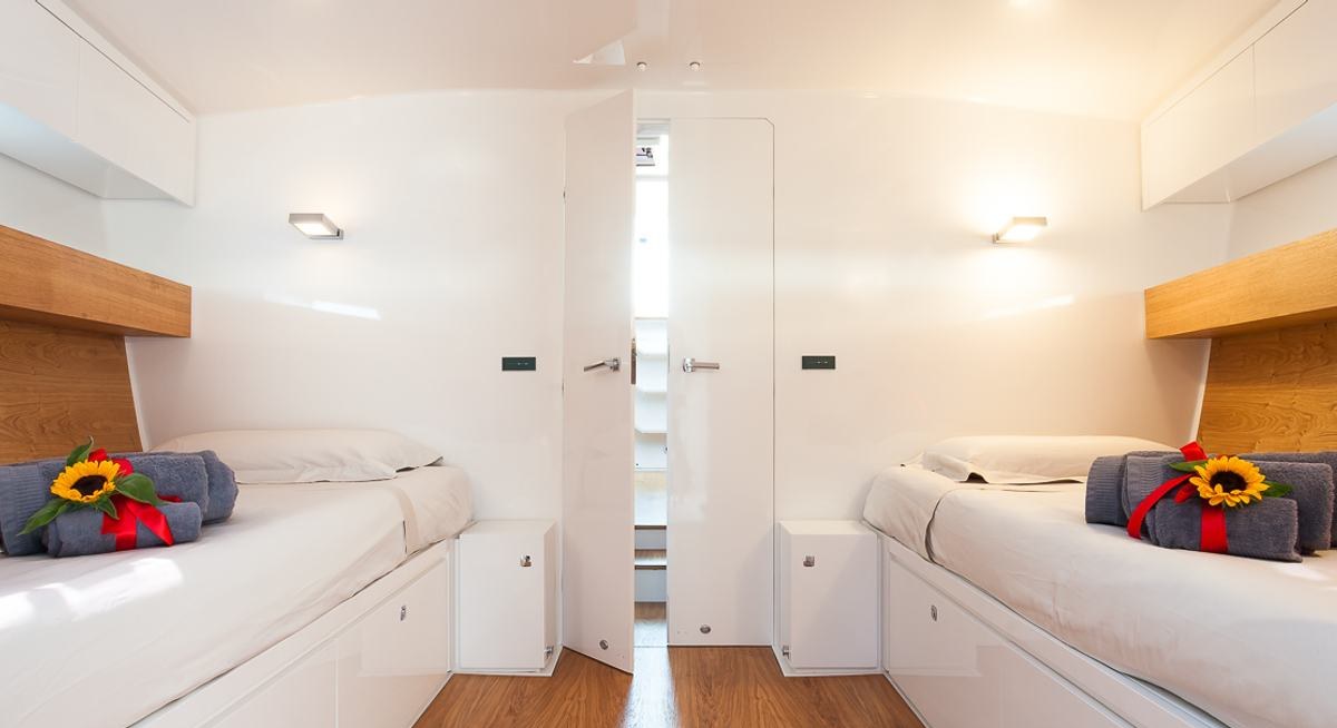 RED CARPET yacht charter 4