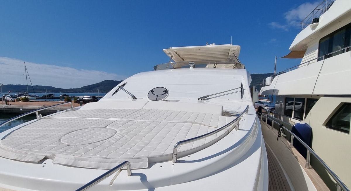 RED ROSE yacht charter 2
