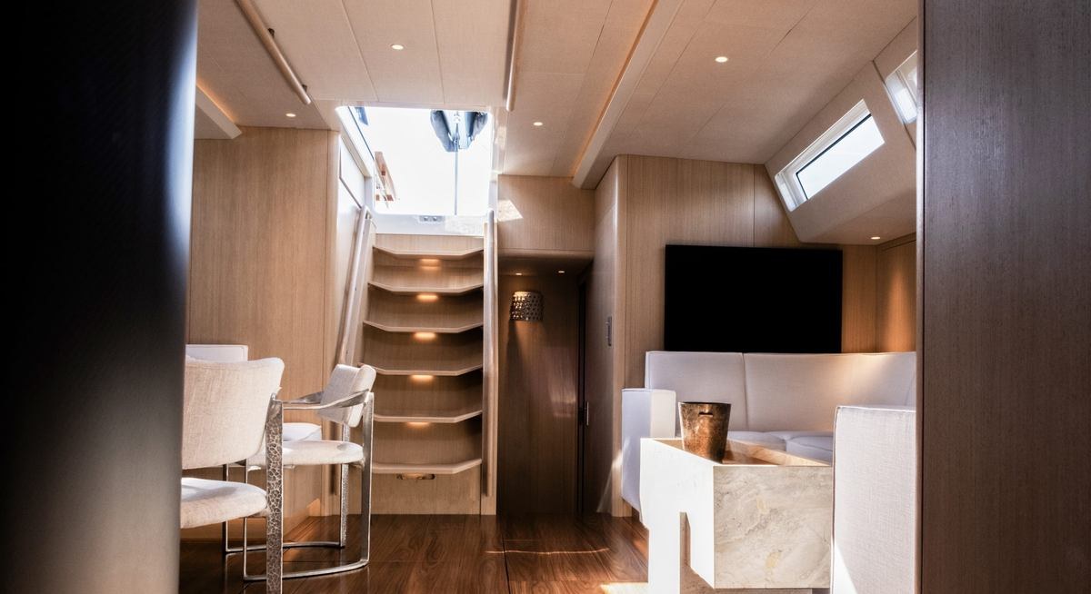 RESILIENT 4 yacht charter 4