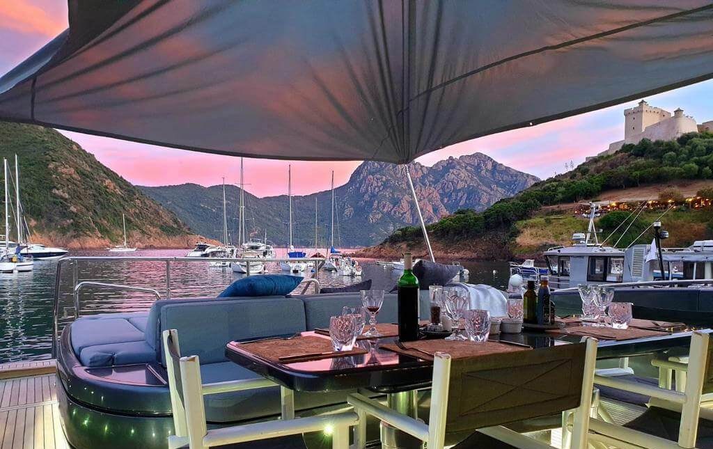 REVELLA yacht charter 3