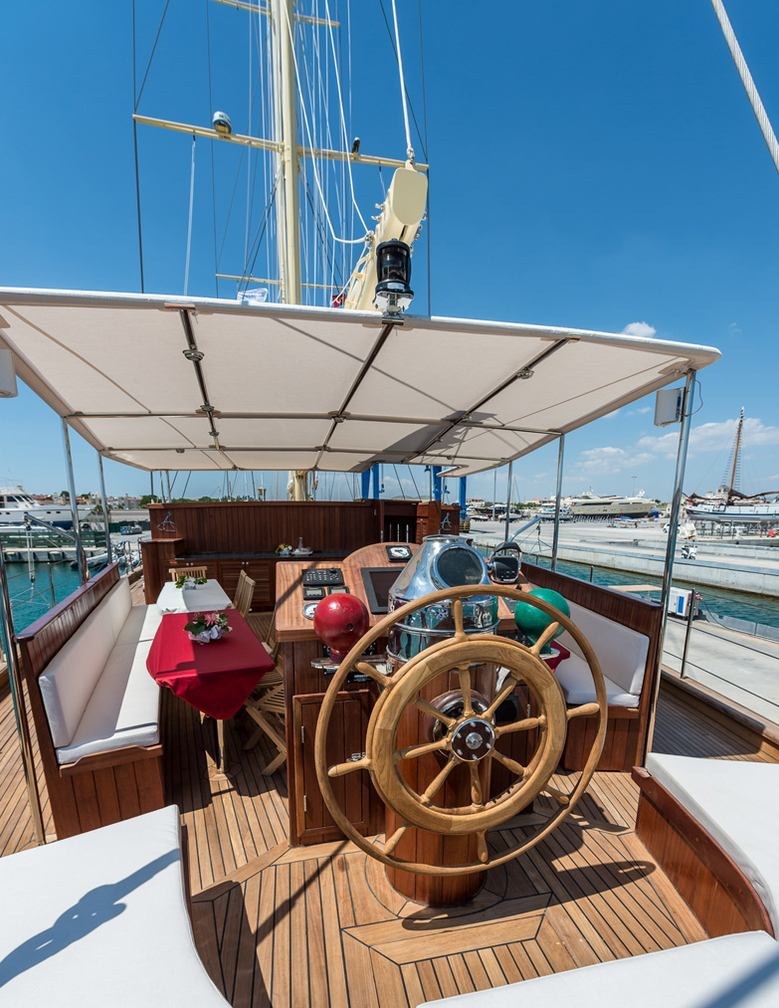 RHEA yacht charter 3