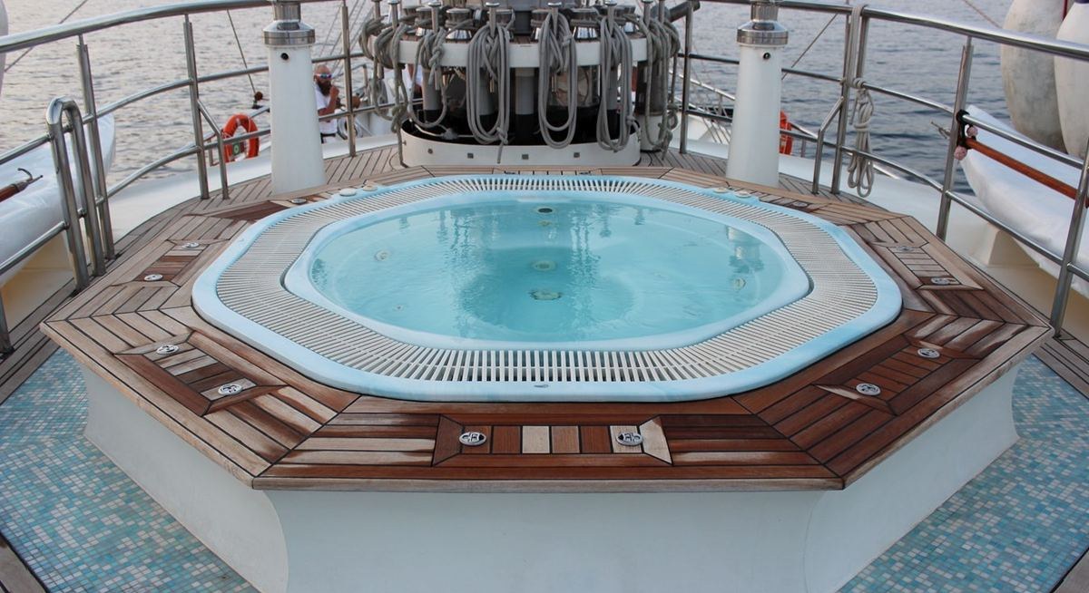 RUNNING ON WAVES yacht charter 2